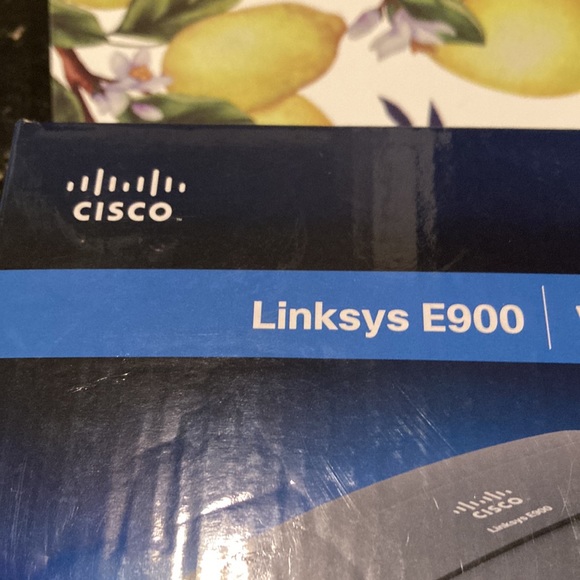 Linksys E900 wireless N300 Router - Picture 3 of 7